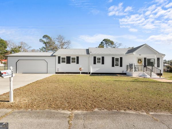 124 Pierce Avenue, Swainsboro, GA 30401