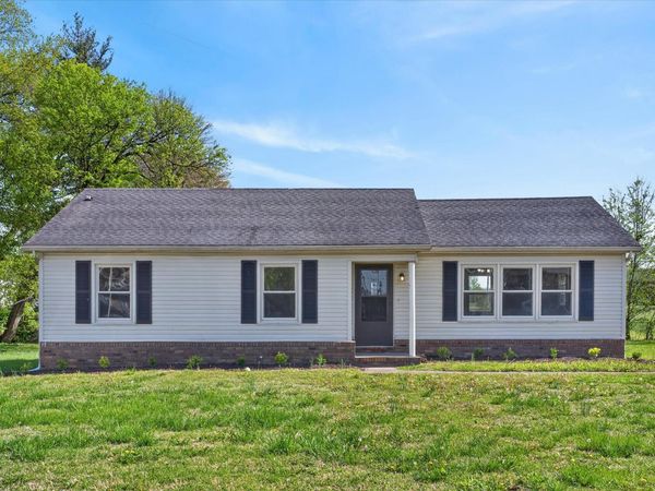1902 Chateaugay Dr , Hopkinsville, KY 42240