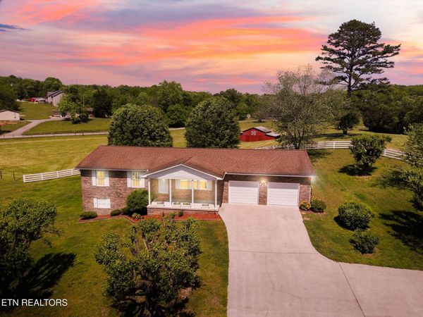 415 Lawnville Rd , Kingston, TN 37763