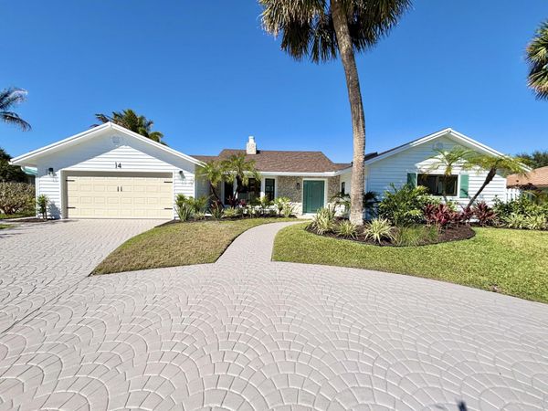 14 SE Paddock Circle, Jupiter, FL 33469