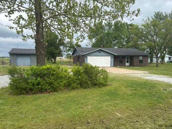 15514 Airport Road , Siloam Springs, AR 72761