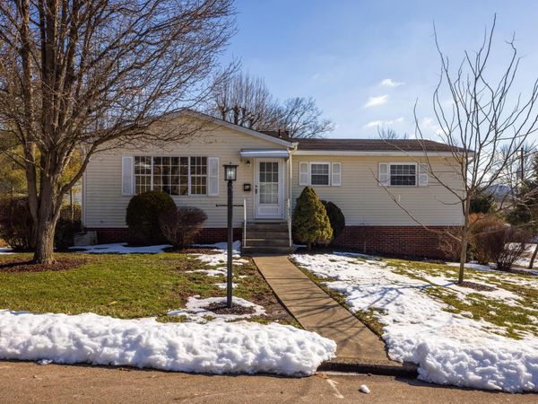 44 Strathmore Boulevard , Athens, OH 45701