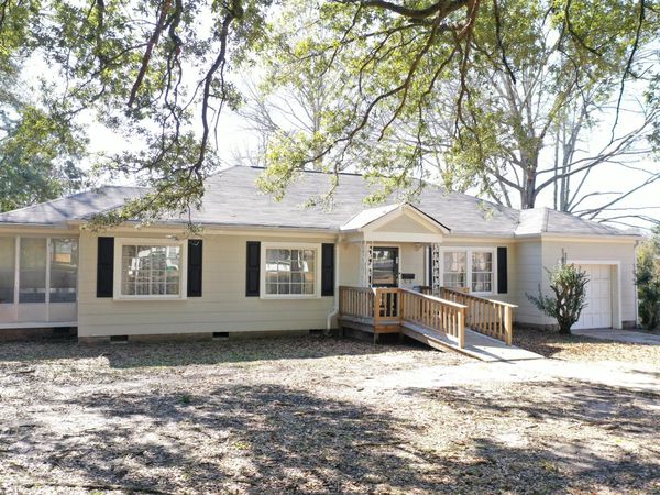 401 E Ivy St., Ellisville, MS 39437