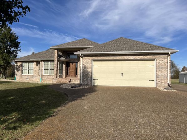 3716 Scottsville Rd , Lafayette, TN 37083