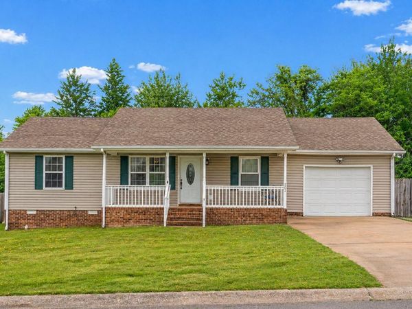 202 Ruf Dr , Oak Grove, KY 42262