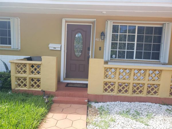 19720 NE 10th Court , Miami, FL 33179
