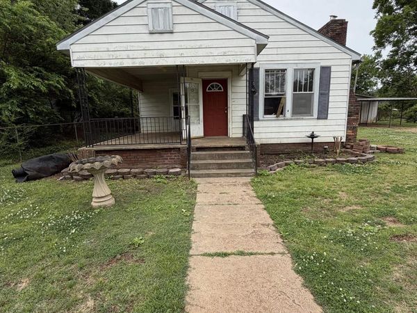 105 Tunstall St, Tuscumbia, AL 35674