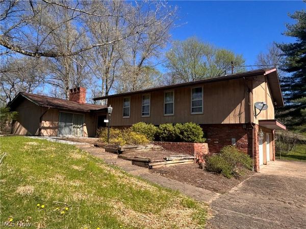105 Colegate Woods Drive , Marietta, OH 45750