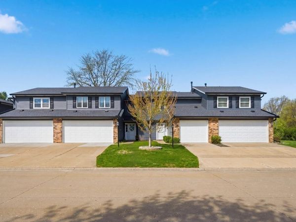 5954 Crow Valley Park Drive , Unit 9, Davenport, IA 52807