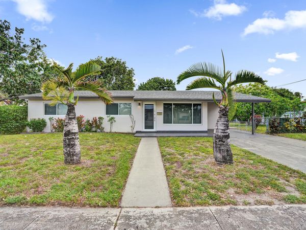 7200 W 14th Avenue , Hialeah, FL 33014