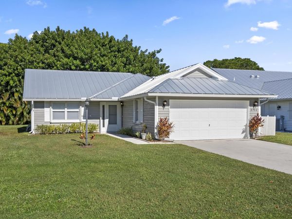 6760 SE Lillian Court , Stuart, FL 34997