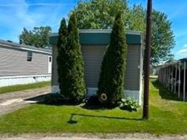 12860 Mayfield Rd Road , Unit 106, Chardon, OH 44024