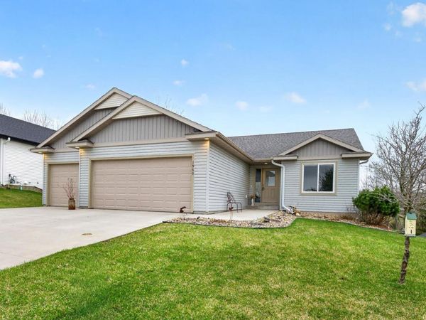 1960 Pioneer Lane , Zumbrota, MN 55992
