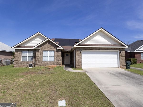 401 Links View Drive, Bonaire, GA 31005