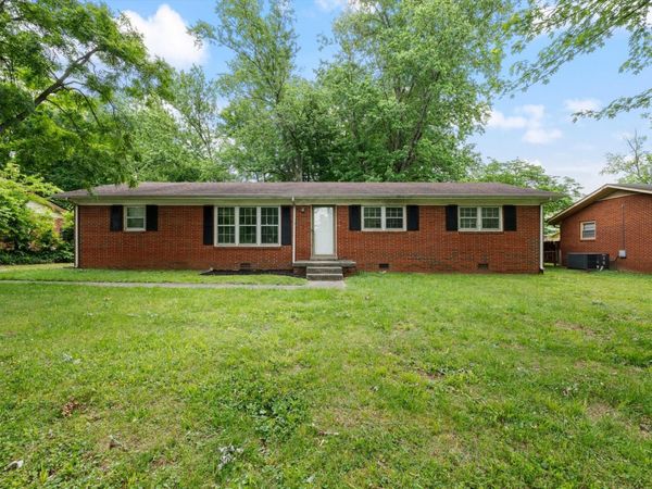 1822 Susan Dr , Murfreesboro, TN 37129