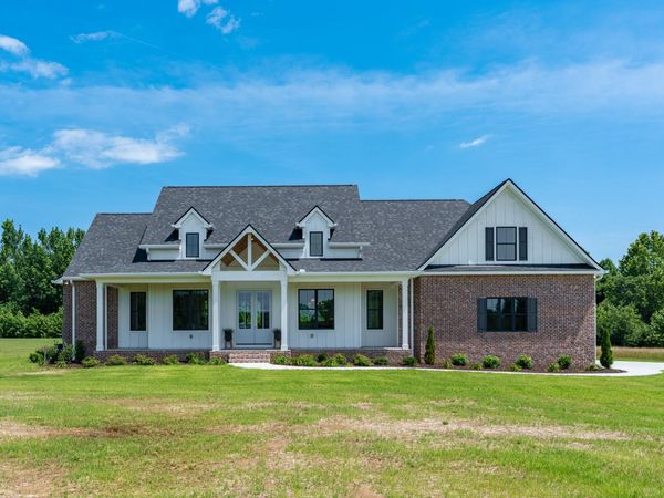 3106 Matts Hollow Rd , Manchester, TN 37355