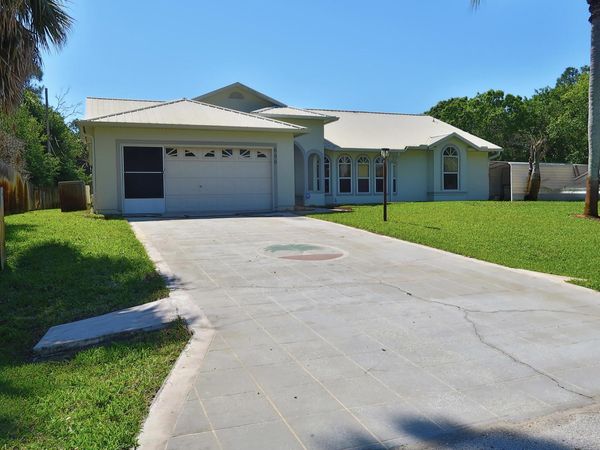 686 Caravan Terrace , Sebastian, FL 32958