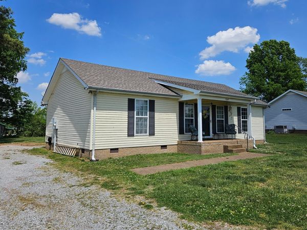 514 N Harris Rd , Portland, TN 37148
