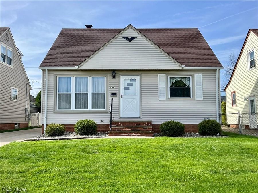 2923 Stanfield Drive , Parma, OH 44134 Photo 1
