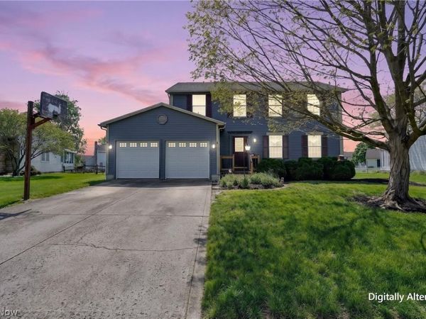 527 Warwick Lane , Pickerington, OH 43147