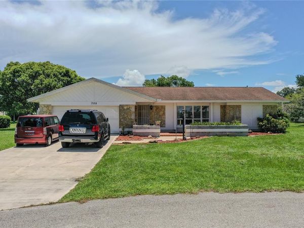 705 GLEN MAR COURT , SEBRING, FL 33876
