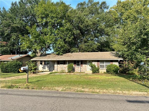 305 N Vancouver Avenue , Russellville, AR 72801