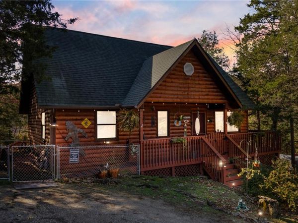 18 Sunrise Avenue , Holiday Island, AR 72631