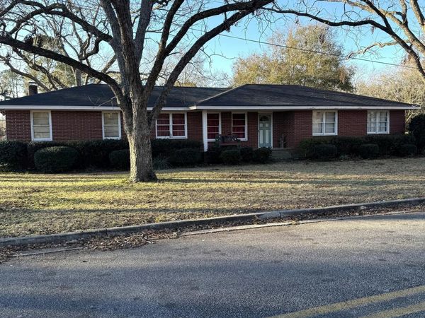 606 Park Avenue, Claxton, GA 30417