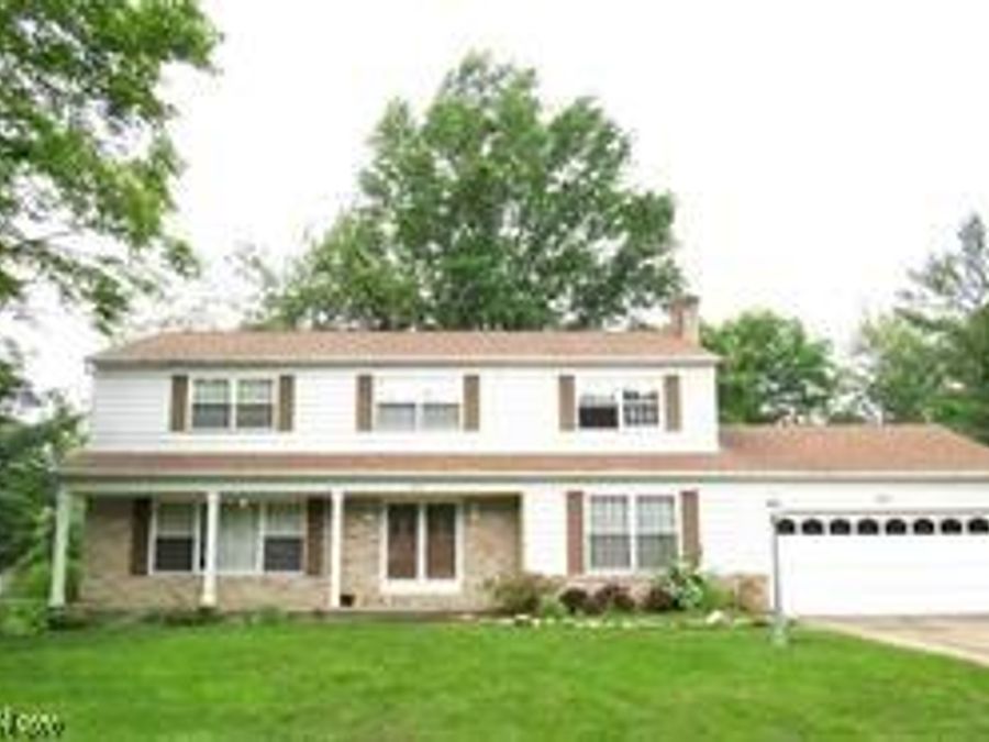 620 Beaverbrook Drive , Akron, OH 44333 Photo 1