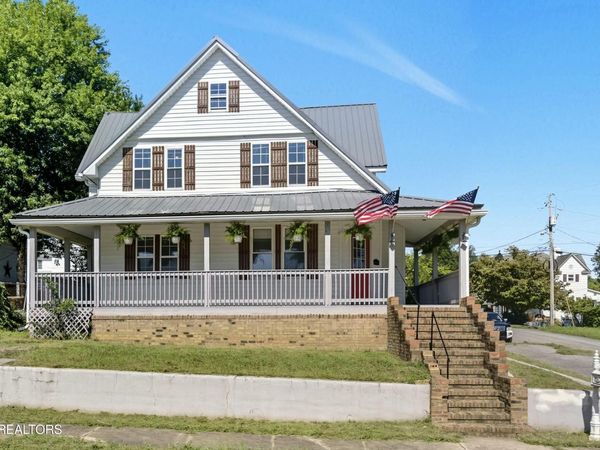 402 Byrd Ave , Harriman, TN 37748