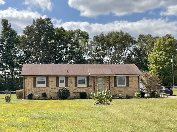 2664 Highway 79 , Indian Mound, TN 37079