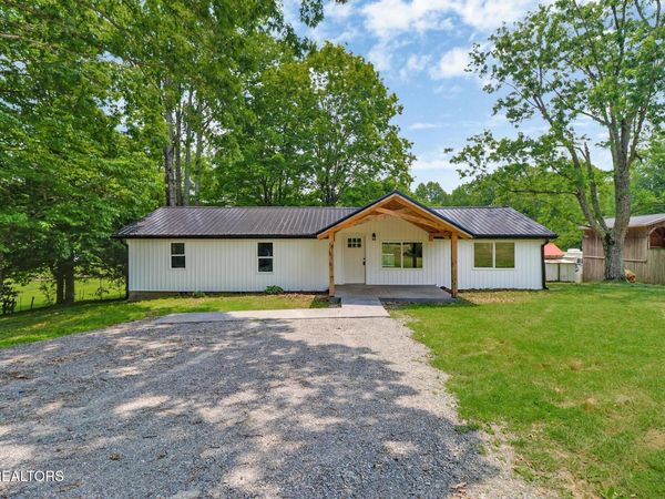 1095 Franklin Rd , Jamestown, TN 38556