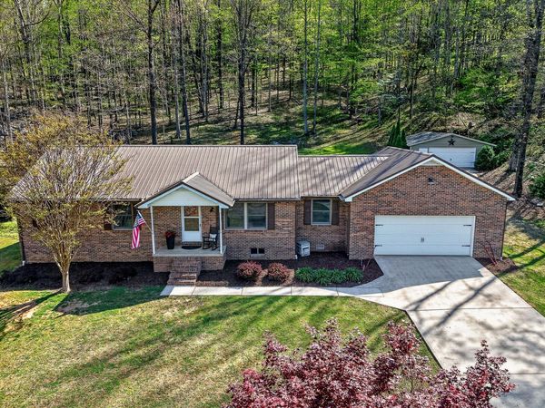 747 Old County Farm Rd , Spencer, TN 38585