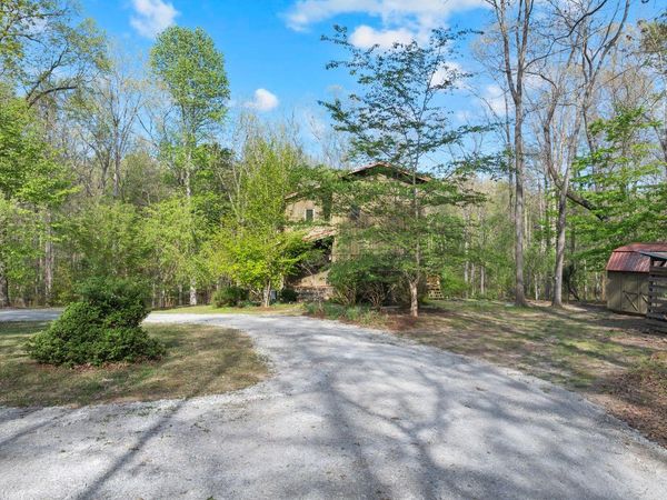 701 Gudger Rd , Sewanee, TN 37375
