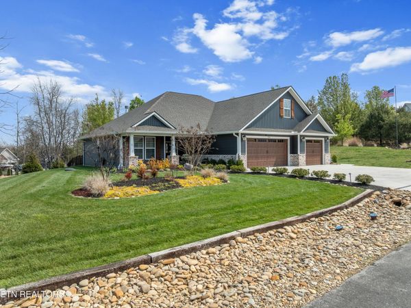 329 Walelu Tr, Vonore, TN 37885