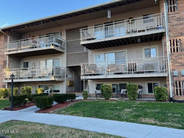 1225 Carriage Circle, Unit 101, Bristol, VA 24201