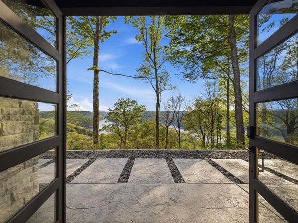 668 Seaton Drive , Smithville, TN 37166