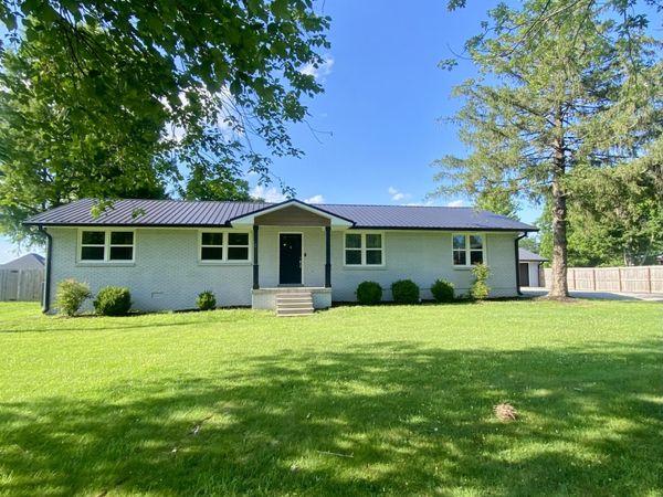 136 Hillcrest St , Mc Ewen, TN 37101