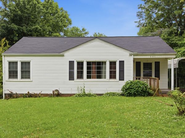 807 W 9th St , Columbia, TN 38401