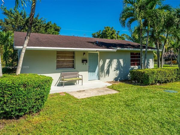 313 NW 12th St , Homestead, FL 33030