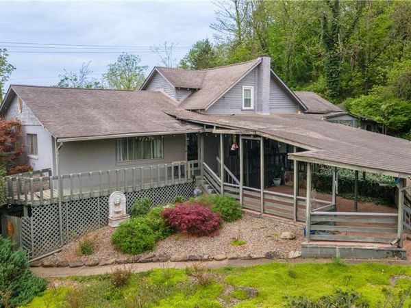 1585 County Road 9 , Marietta, OH 45750