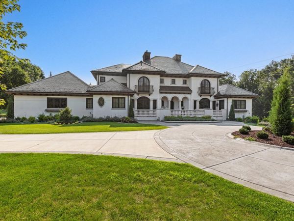 1560 Hunter Drive , Wayzata, MN 55391