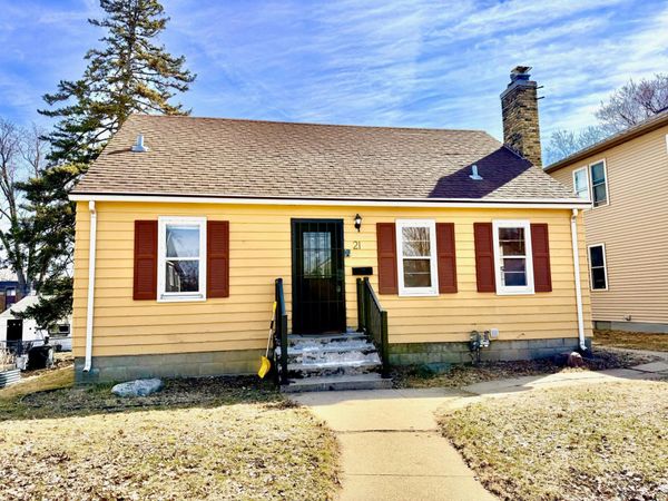 21 7th Avenue N, Hopkins, MN 55343