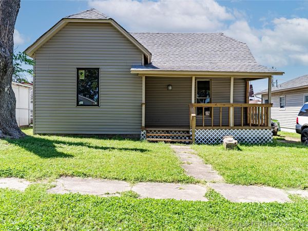 302 E 8th Avenue , Bristow, OK 74010