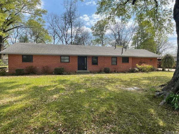 407 College , Marvell, AR 72366