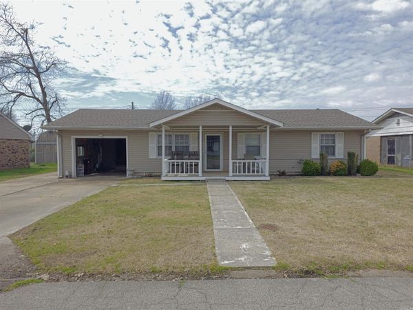 602 12th Street N , Paragould, AR 72450