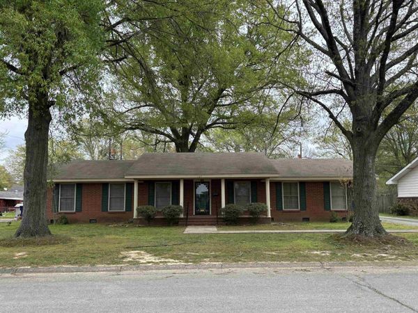 107 Cloverdale W , Brinkley, AR 72021
