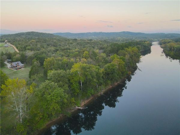 804 County Road 212 , Eureka Springs, AR 72631