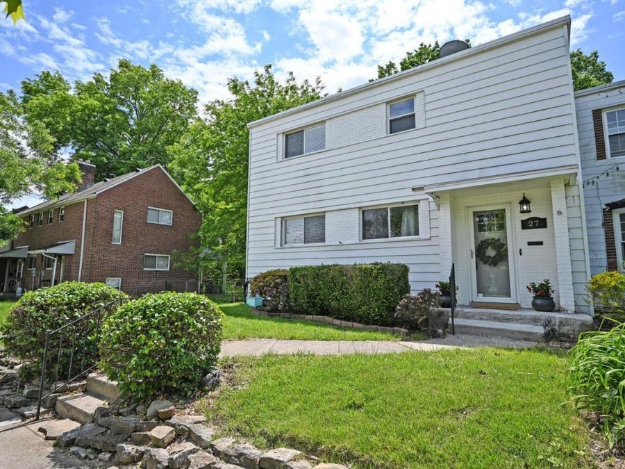 27 Andover Road, Greenhills, OH 45218 Photo 2