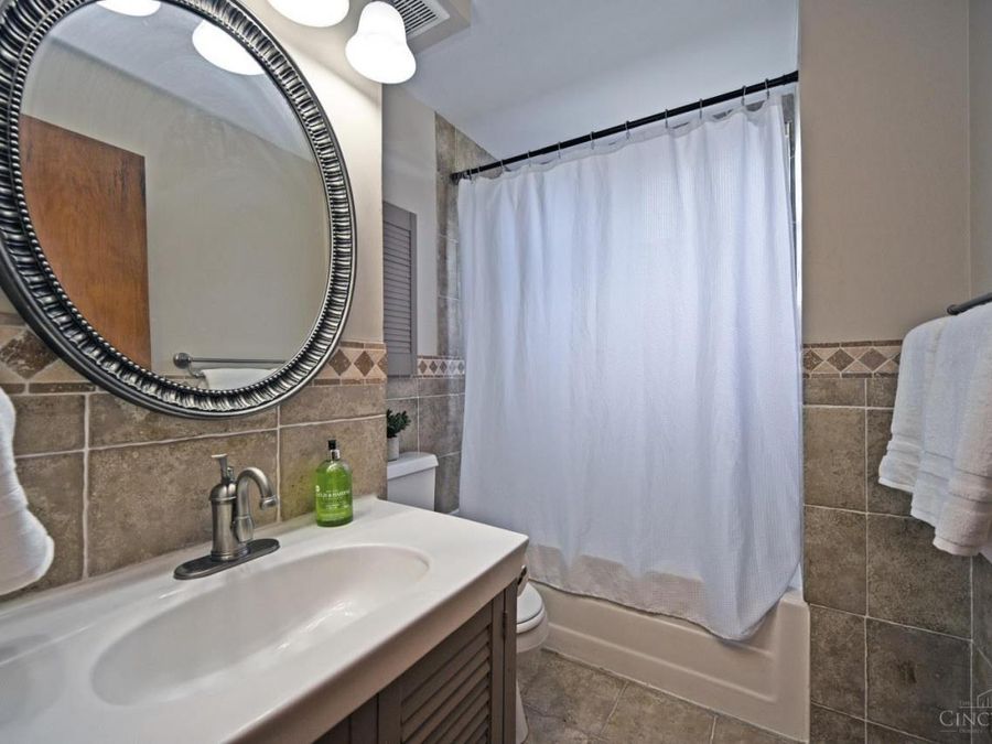 27 Andover Road, Greenhills, OH 45218 Photo 24